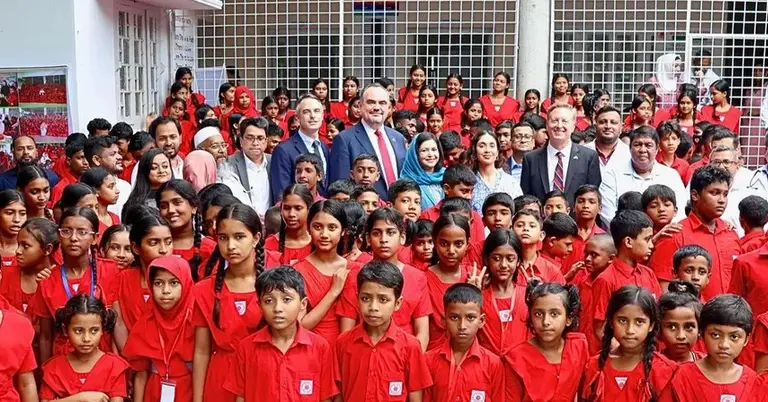 ‘সুরভি স্কুলে’ মার্কিন বিশেষ দূতের পরিদর্শন